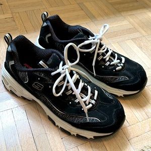 Sketchers D’Lites Memory Foam Athletic Shoes 9